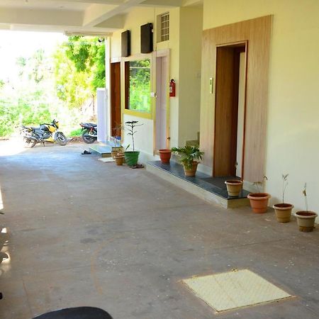 Готель Hari Iyer Residency Тіруччендур Екстер'єр фото